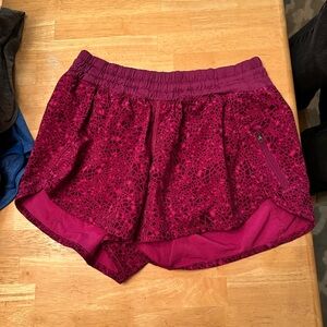 Lululemon shorts size 6